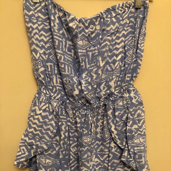 Billabong strapless romper. - Picture 1 of 4